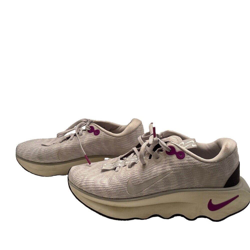 Nike Motiva Women’s Sz 10 Photon Dust Hyper Violet Running Sneakers DV1238-009